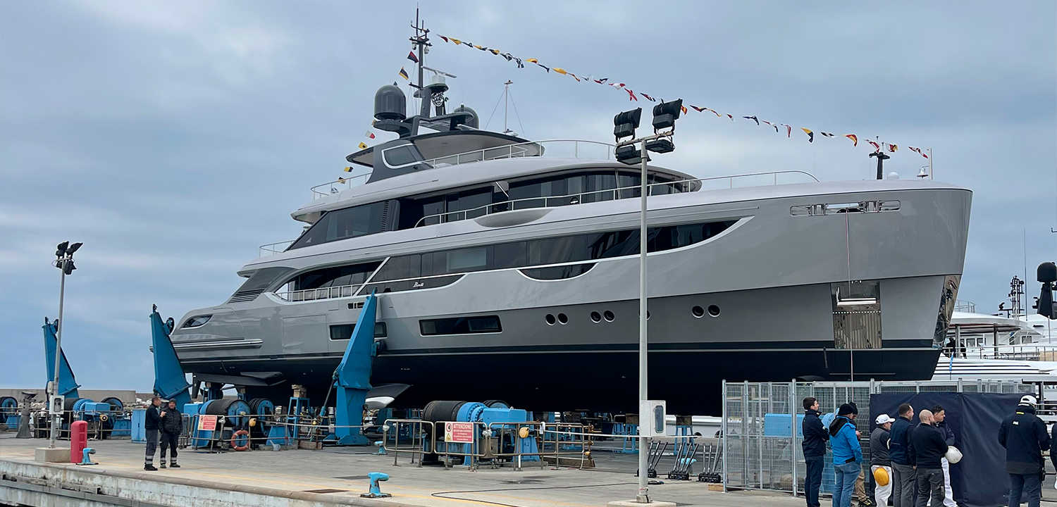 Benetti Oasis 40M